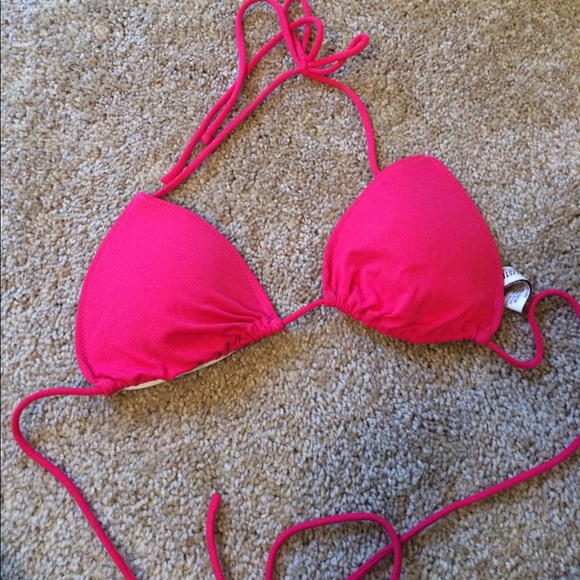 Pink hollister triangle bikini - Picture 3 of 6