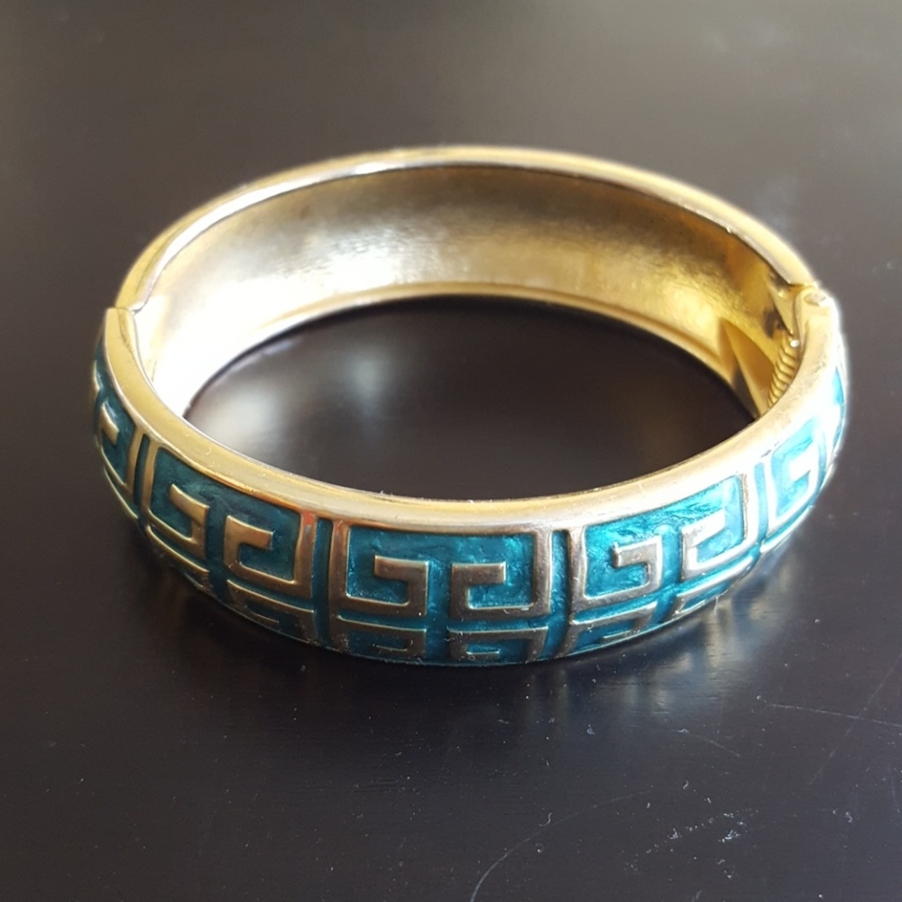 💍3 for $20👗Turquoise & Gold Bracelet