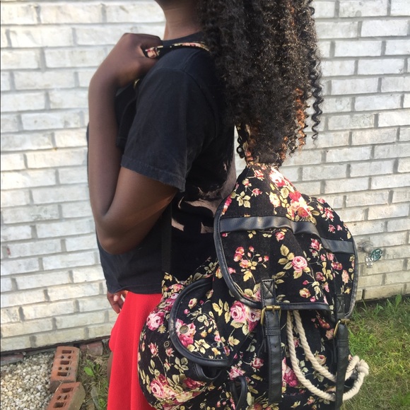 Large backpack - Picture 2 of 2