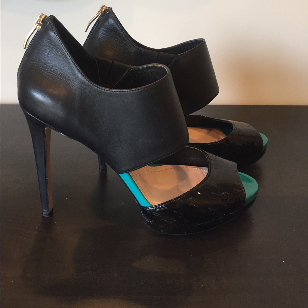 VINCE CAMUTO Canaday Heels Black Size 9