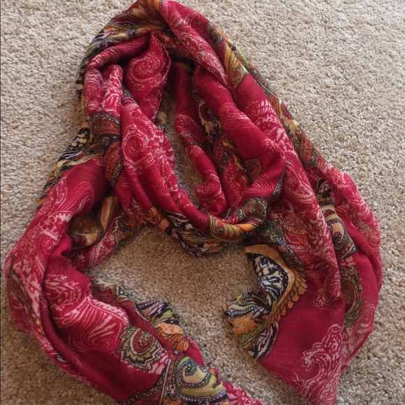 Paisley wrap around scarf - Picture 3 of 3