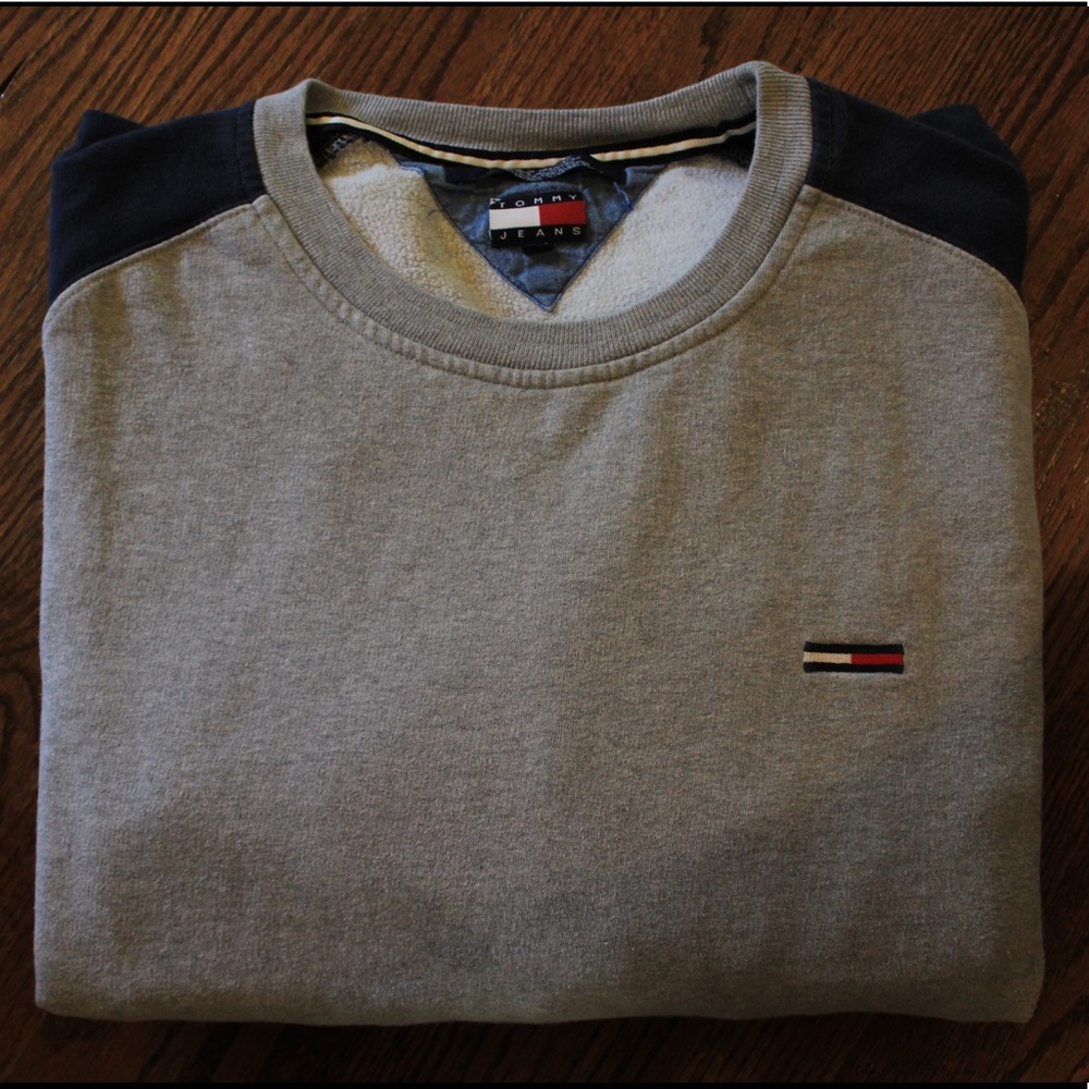 Tommy Hilfiger long sleeve sweat shirt