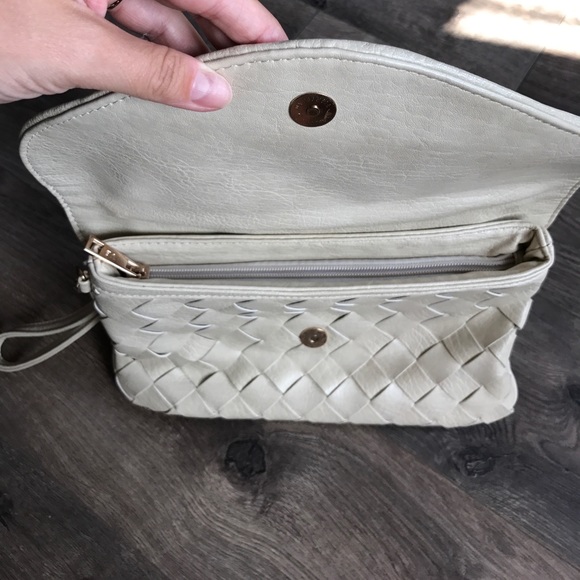 Urban Expressions Wristlet Clutch - Beige - Picture 4 of 4