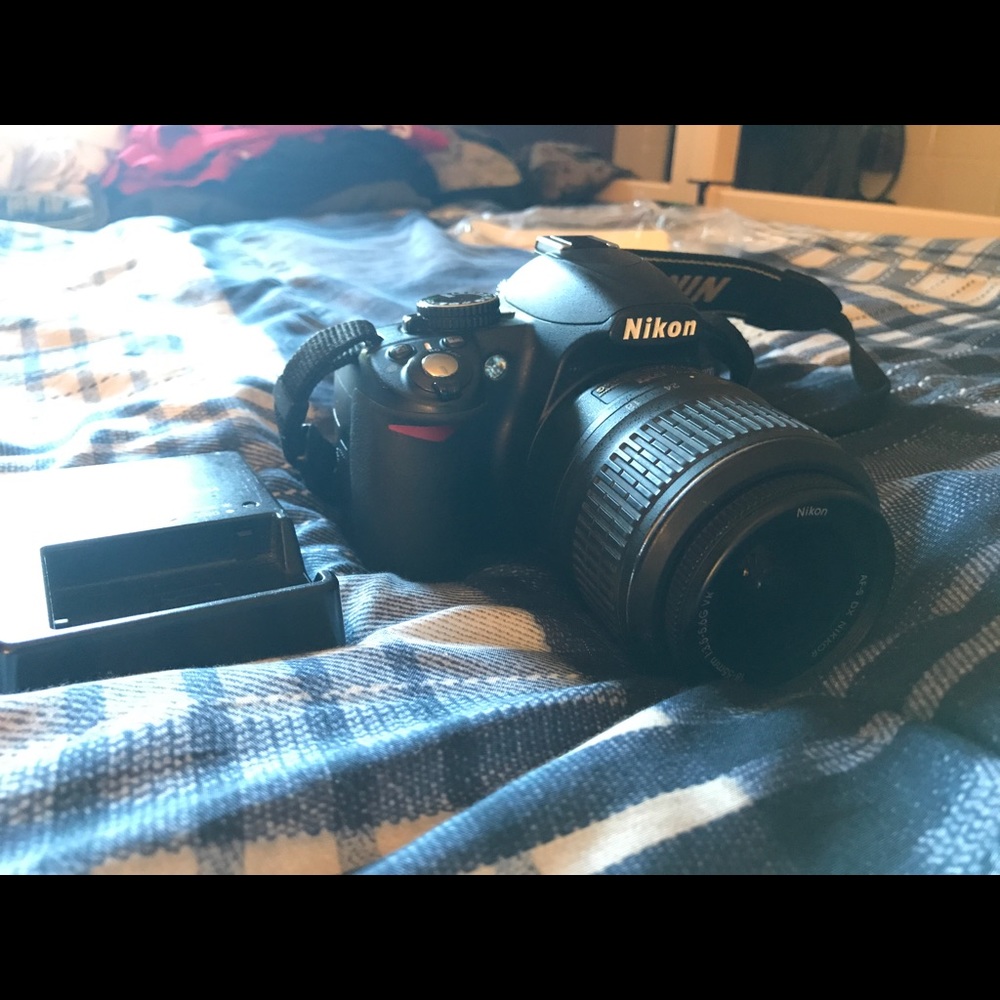 NIKON D3100
