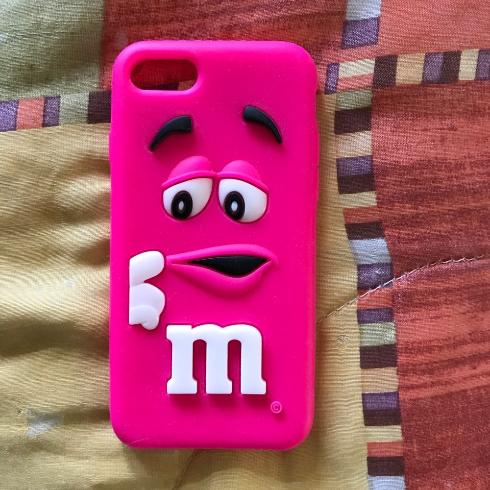 🚨NEW LISTING🚨HOT PINK M&M SOFT CASE FOR IPHONE 7