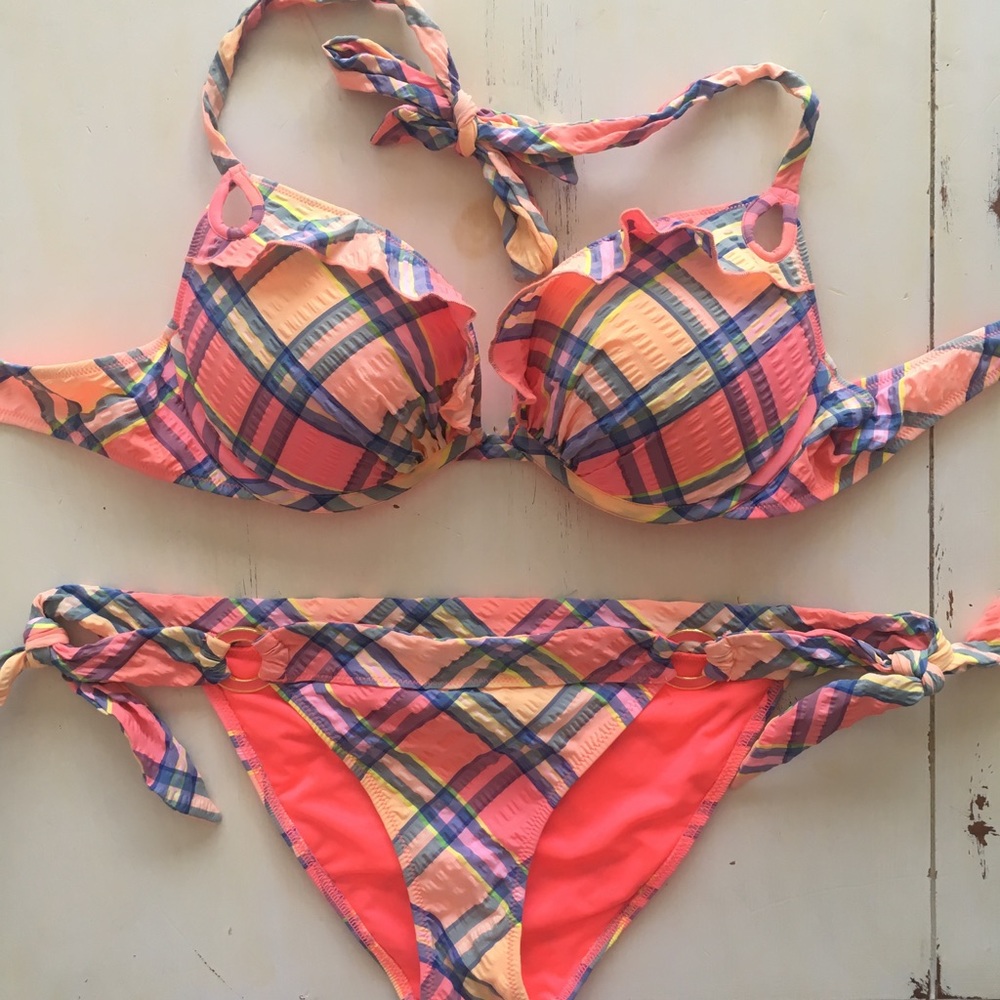 NWOT Victoria's Secret bikini