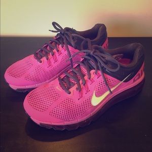 2013 NIKE Air Max + Women's Nike + Pink Size 8.5