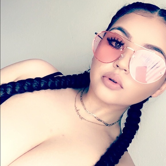 Meet your Posher, Laila - Picture 1 of 1