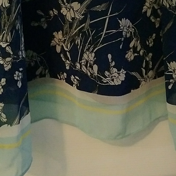 Max Studio Floral dress - Picture 3 of 4