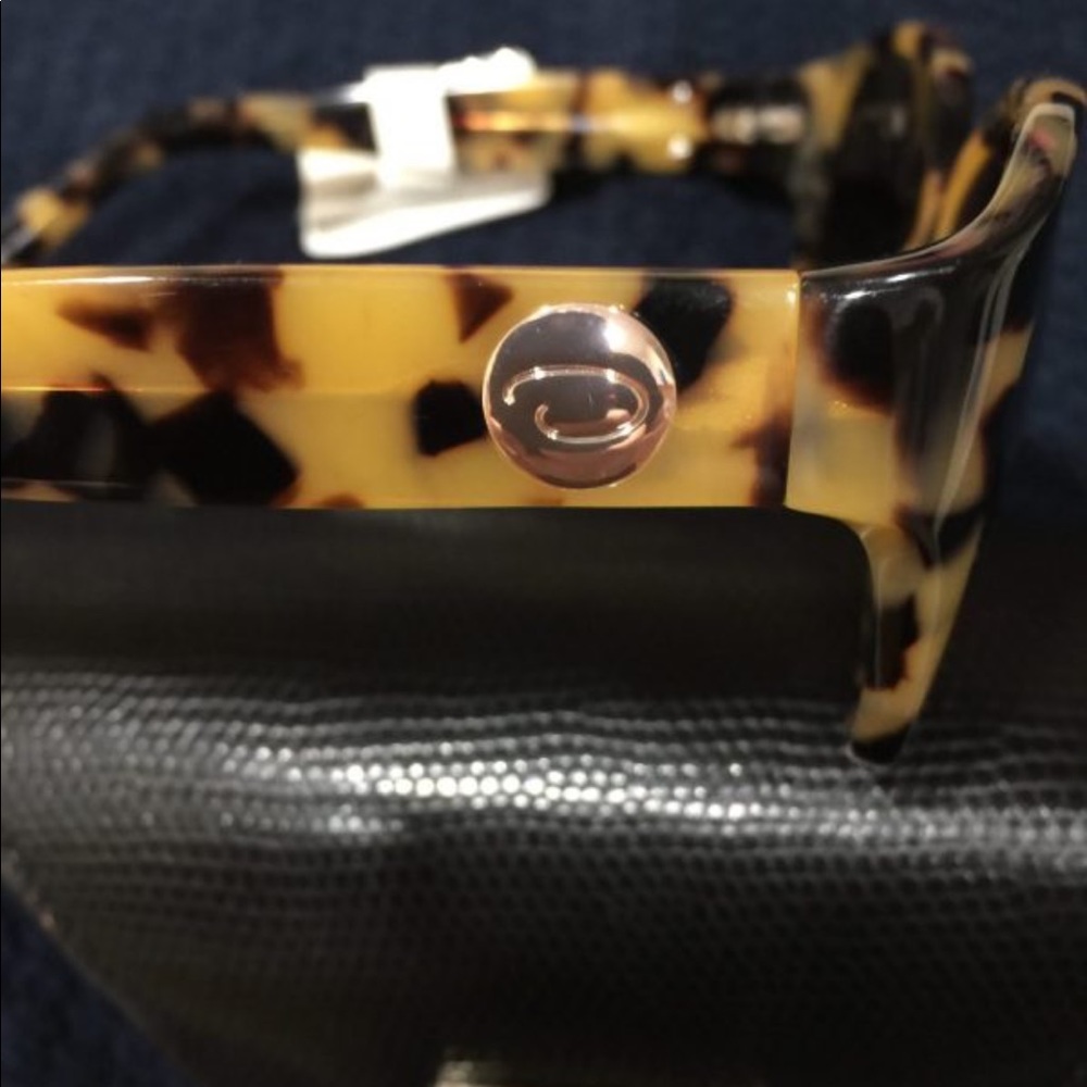 Oscar De La Renta Sunglasses 💥FINAL💥 - Picture 3 of 4
