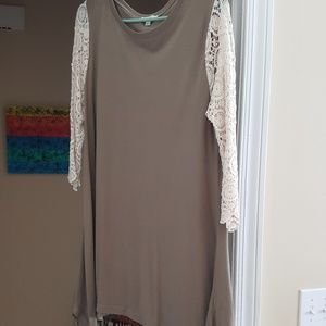 Boutique lace detailed tunic