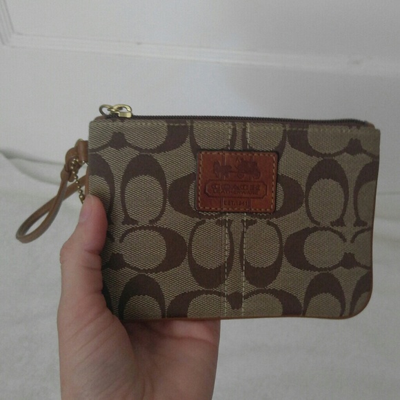 Coach Wristlet with Zipper Closure, New - Picture 1 of 5