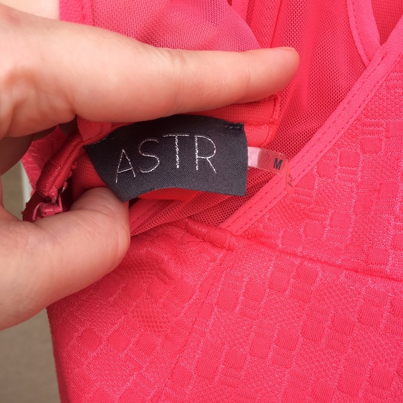 LIKE NEW! SUPER SEXY ASTR Coral Dress! - Picture 7 of 8