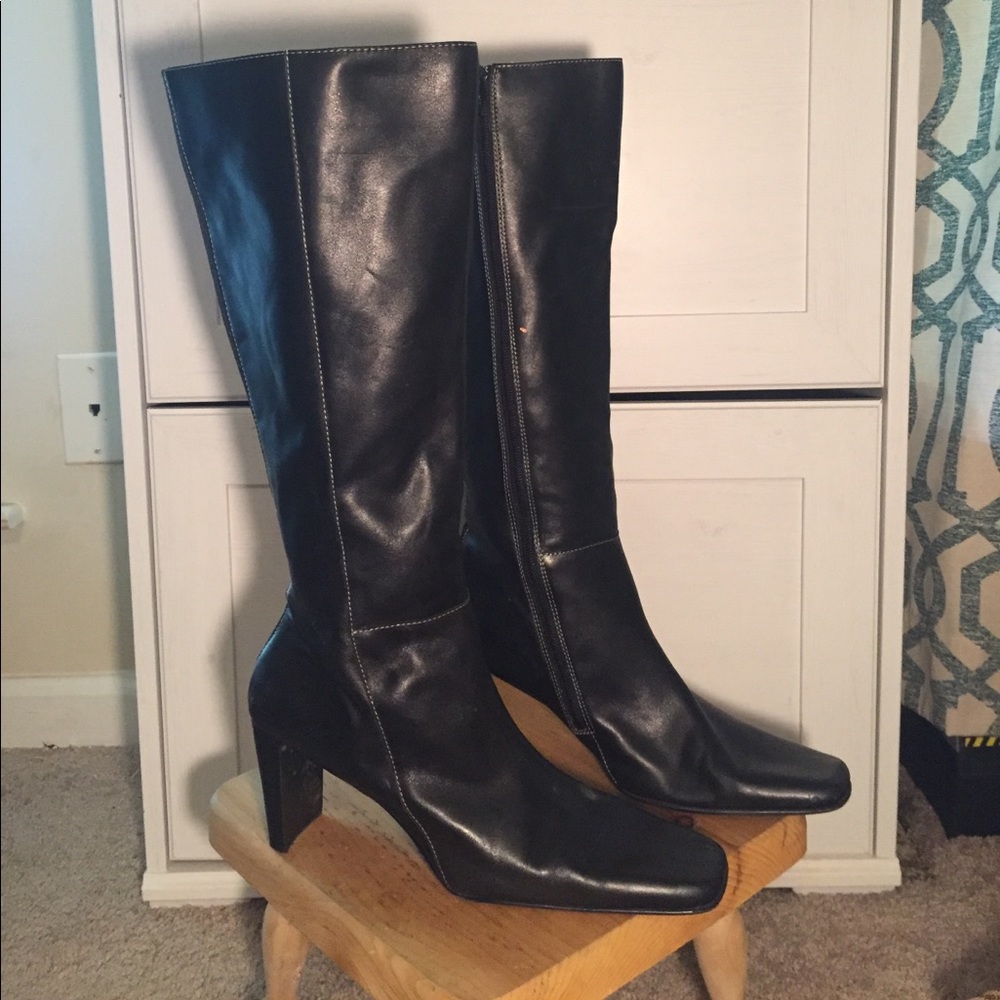 Black Anne Klein leather high-heeled boots