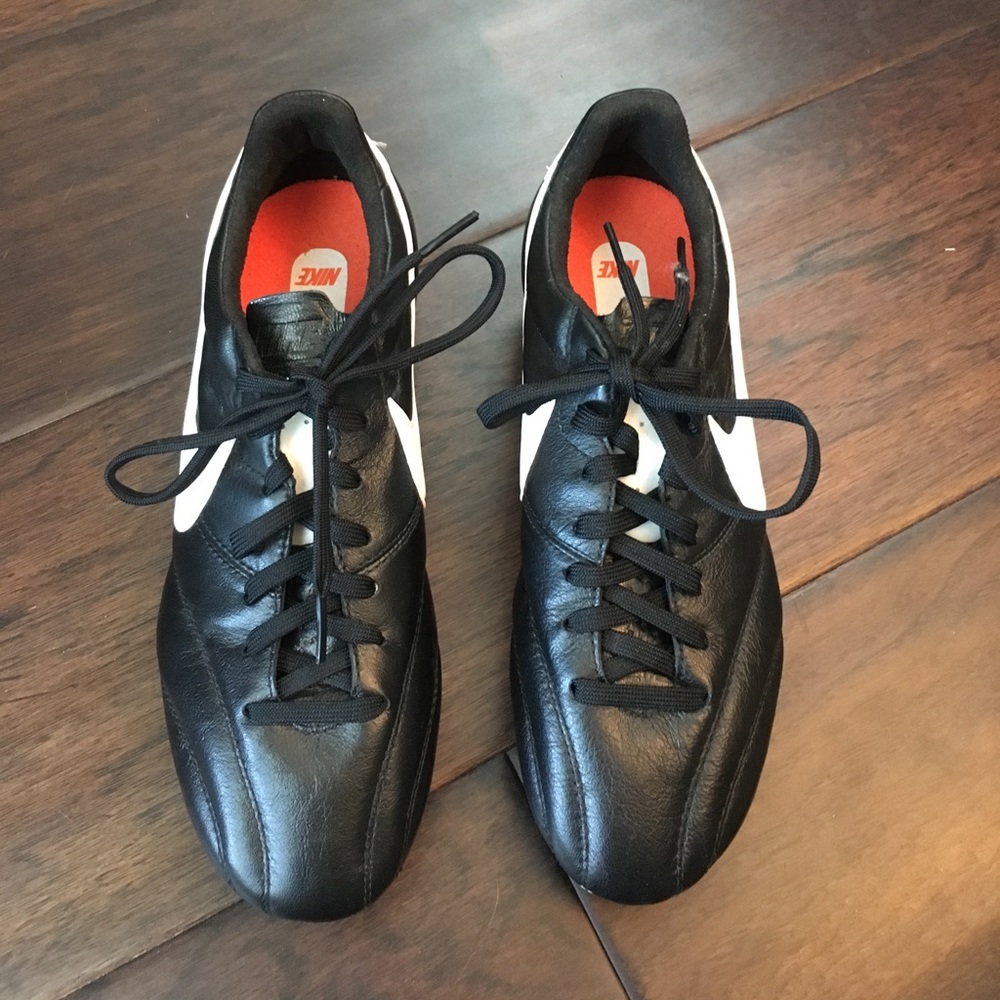 Nike Classic Women's Cleats