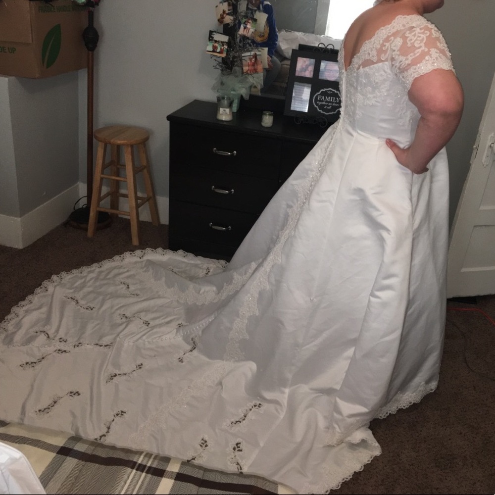 Size 20 wedding dress Davids Bridal