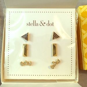 STELLA & DOT GOLD STUDS