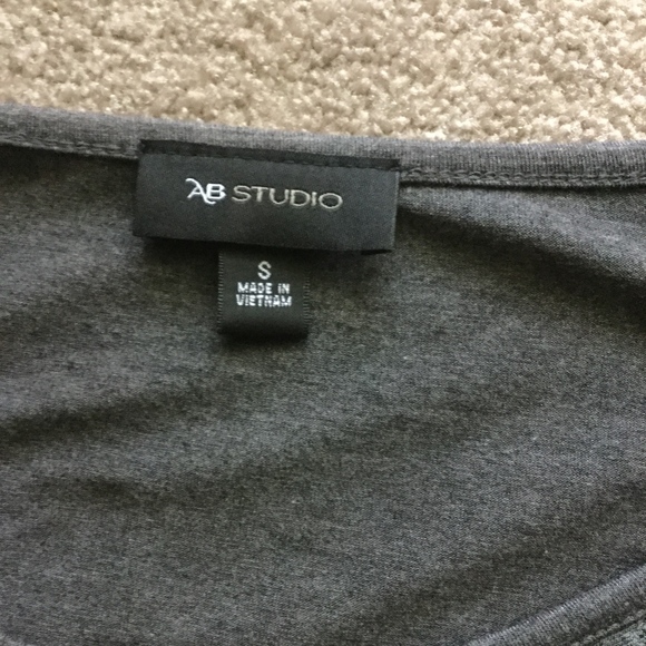 Small AB Studio Gray Ruffle Top! - Picture 3 of 5