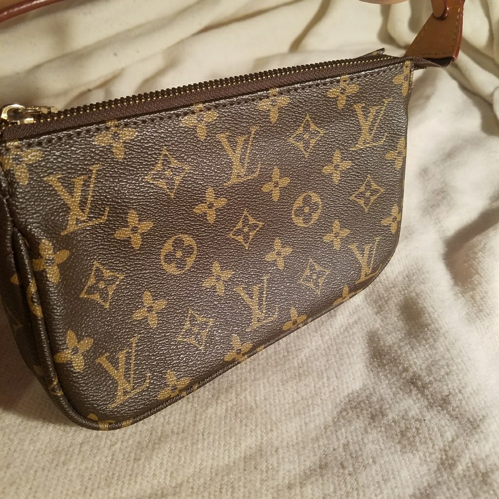 Louis Vuitton style brown/ tan handbag