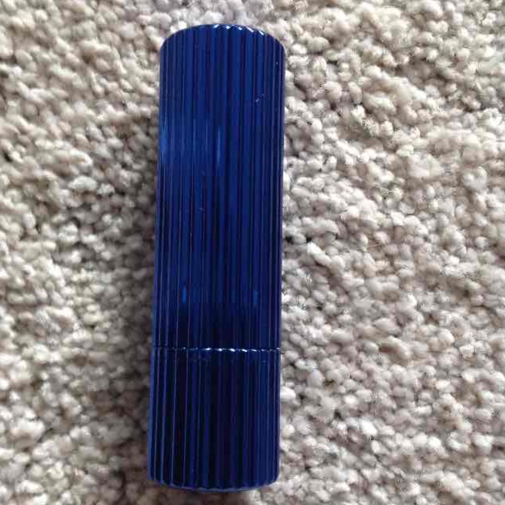 Estee Edit Lip Flip Shade Transformer - Picture 2 of 3