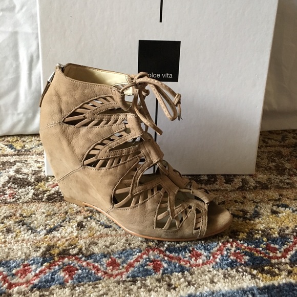 Dolce Vita Shandy lace up wedge - Picture 1 of 5