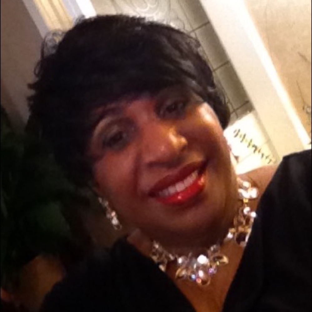 Meet your Posher, Gloria