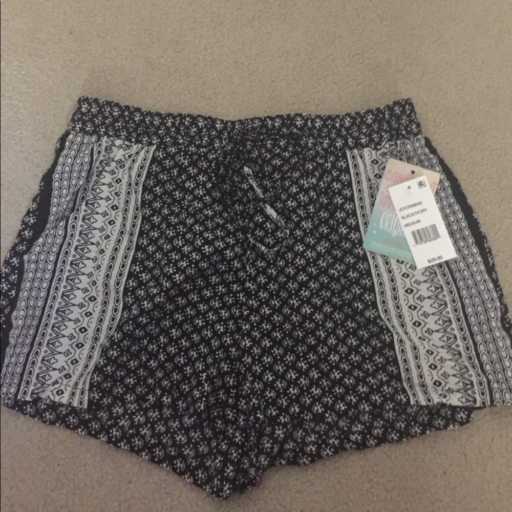 1 HOUR SALE Super cute nice shorts!!