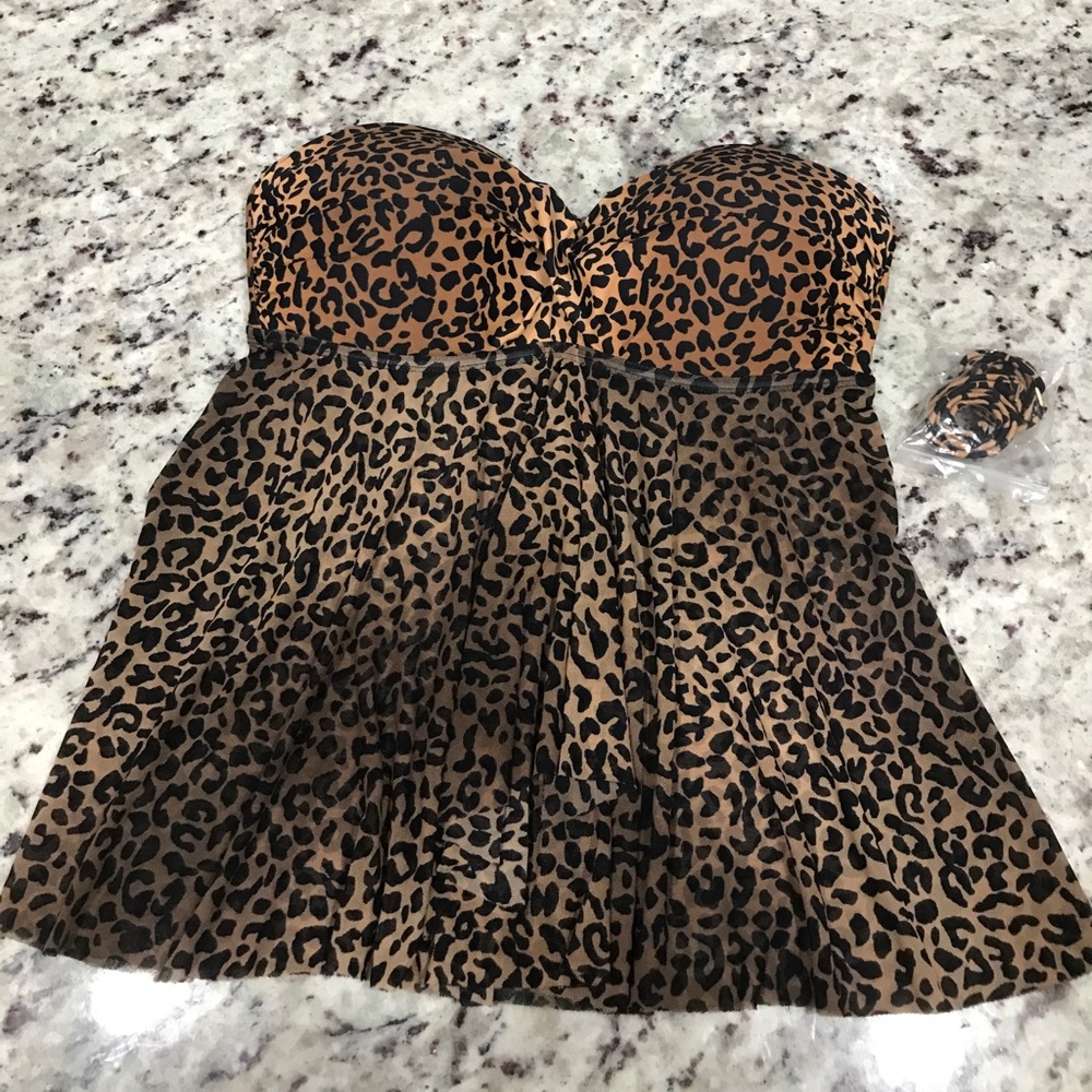 NWOT Merona swimsuit with removable straps