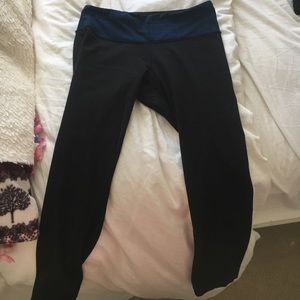 USED REVERSABLE LULULEMON LEGGINGS SIZE 8