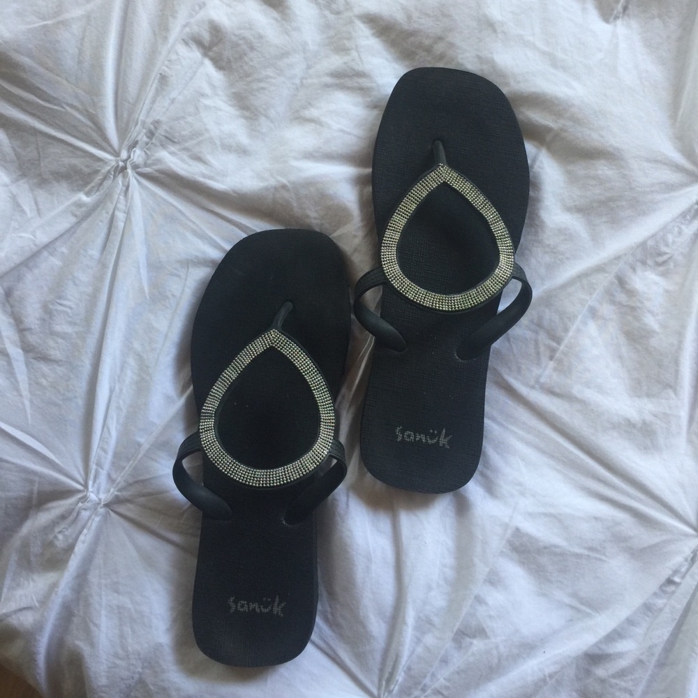 Sanuk flip flops