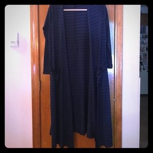 EUC Small Navy LuLaRoe Sarah Cardigan
