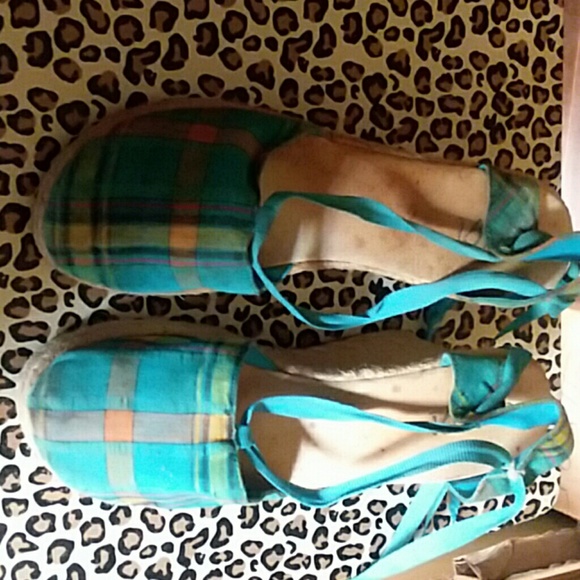 Rouge Espradilles - Picture 2 of 3