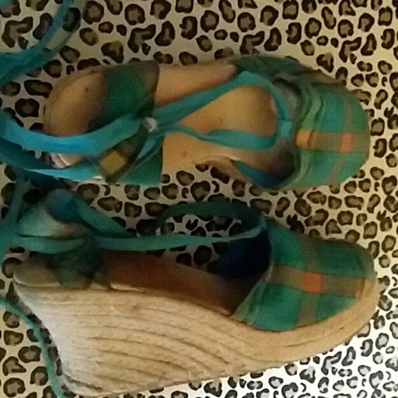 Rouge Espradilles - Picture 3 of 3