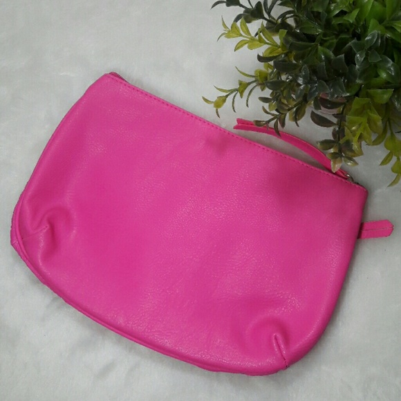 🎉CLEARANCE 🎈Elizabeth Arden Pink Textured Clutch - Picture 2 of 6