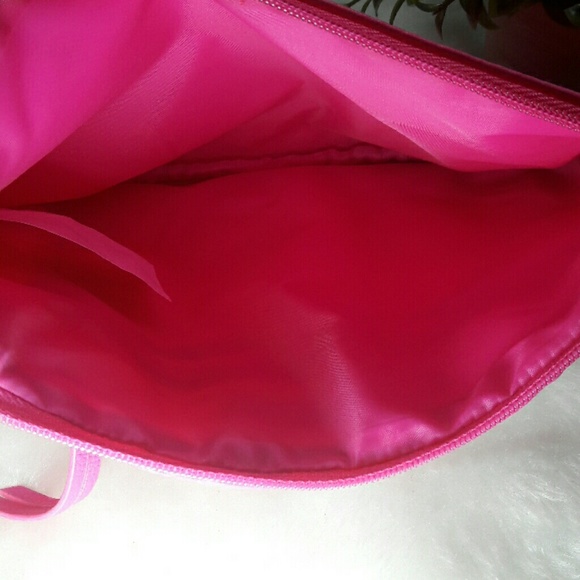 🎉CLEARANCE 🎈Elizabeth Arden Pink Textured Clutch - Picture 4 of 6