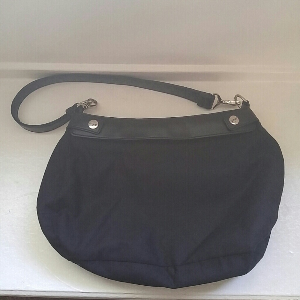 Thirty-one Suite Skirt Purse with 6 Skirts