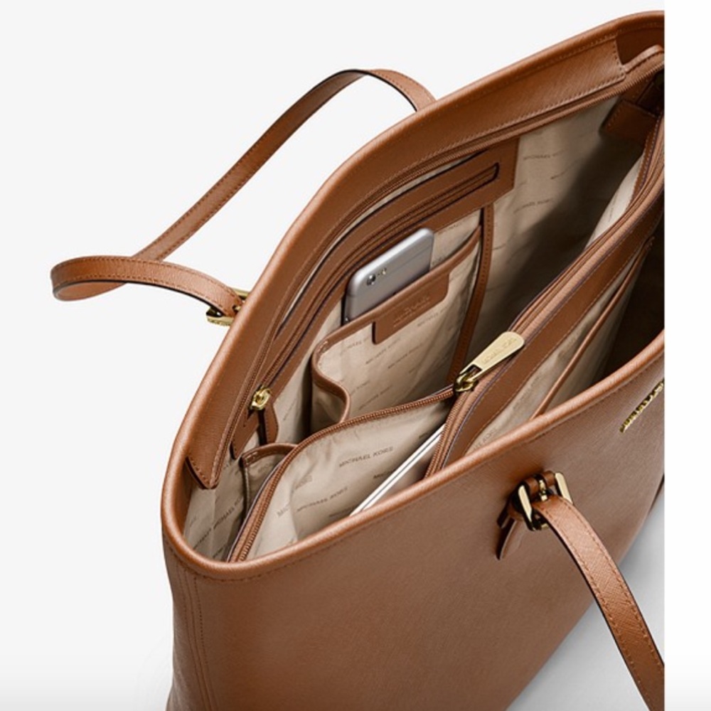 Brand new Michael Kors Jet Set Travel medium tote