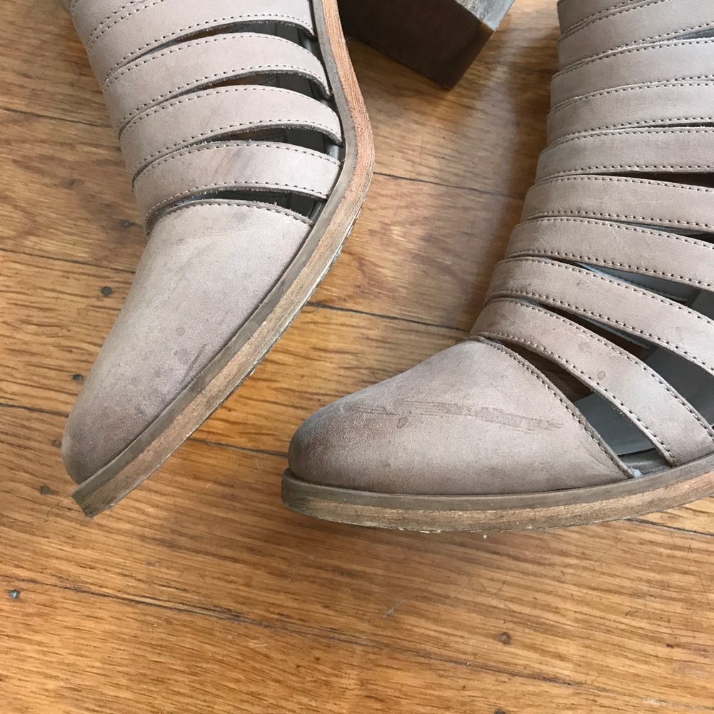 Hinge Dresden Caged Bootie - Picture 4 of 5