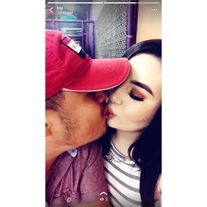 Meet your Posher, Valeria