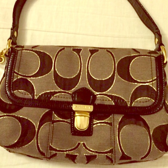 Coach Handbags - 1 HR SALE ⏰ 💫HP💫 COACH Poppy Signature Bag NWOT