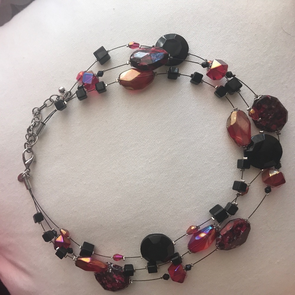 Black and pink beaded necklace