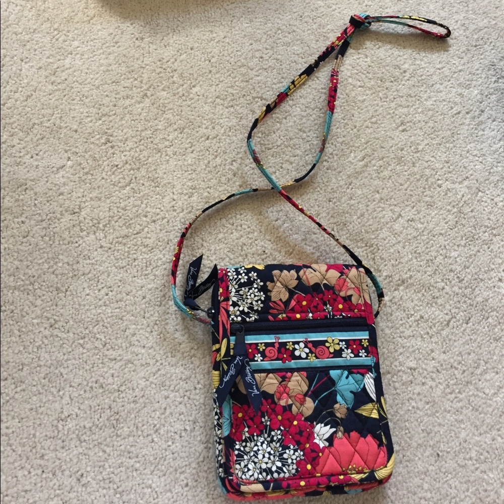 NWOT Vera Bradley Crossbody (Retired pattern)