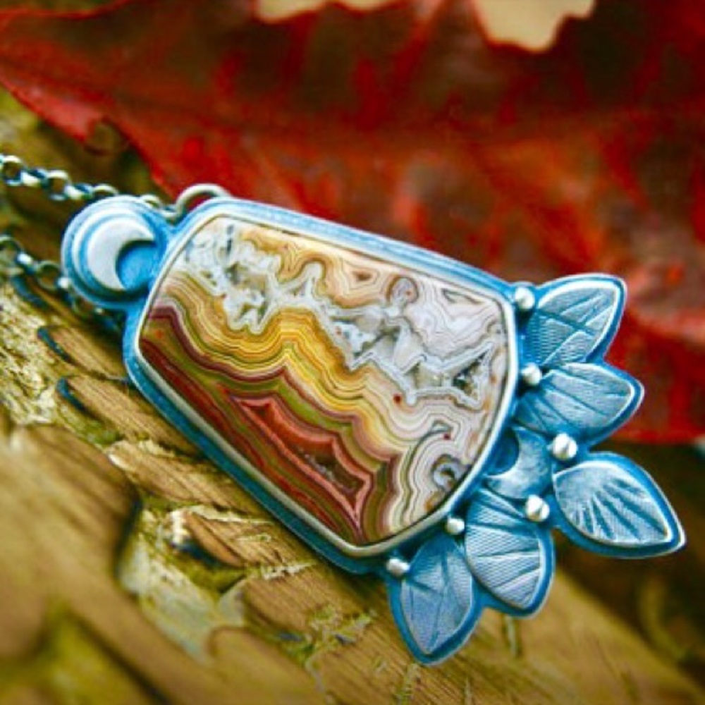 SALE! STERLING SILVER MONTANA AGATE NECKLACE!