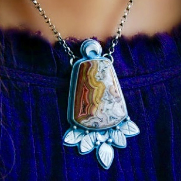 SALE! STERLING SILVER MONTANA AGATE NECKLACE! - Picture 7 of 7