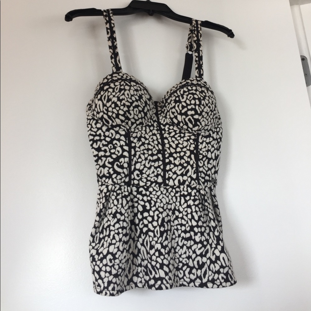 Sexy GUESS top