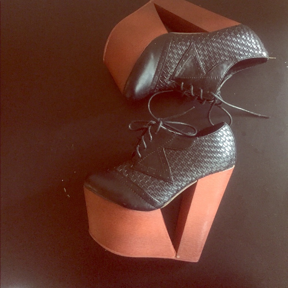 Privileged Cut-Out Platforms