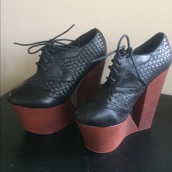 Privileged Cut-Out Platforms - Picture 2 of 6