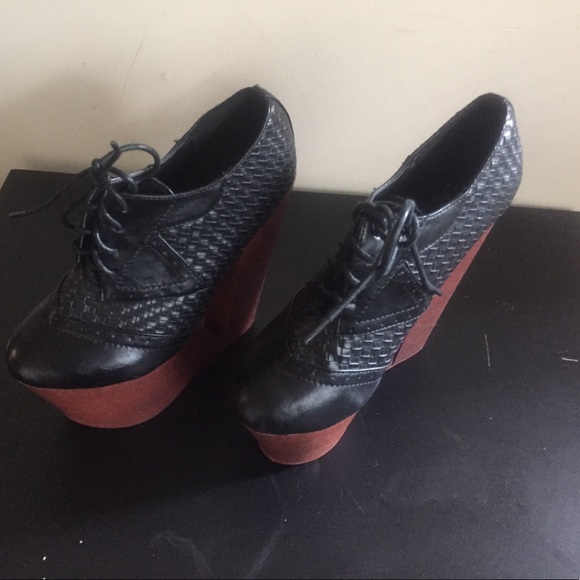 Privileged Cut-Out Platforms - Picture 5 of 6