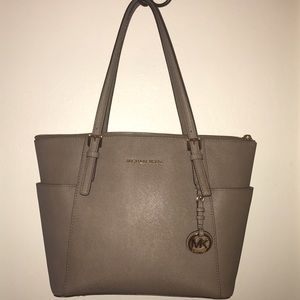 EUC - Jet Set Large Top-Zip Saffiano Leather Tote