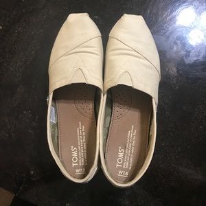 Toms Shoes